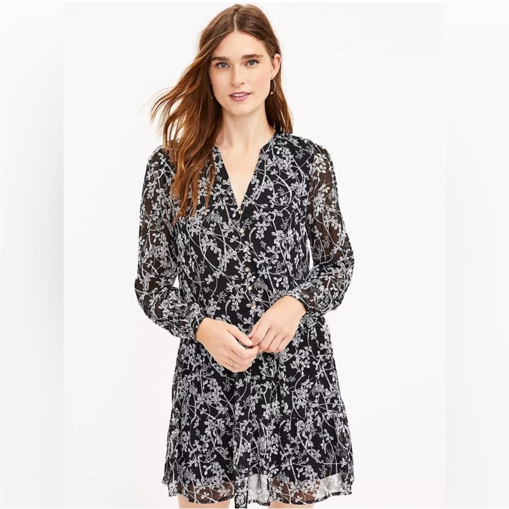 Loft Vine Drop Waist Dress in Black and White Size-Small